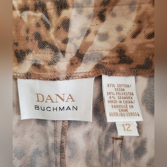 EUC Dana Buchman animal print size 12 womens pants - Picture 3 of 7